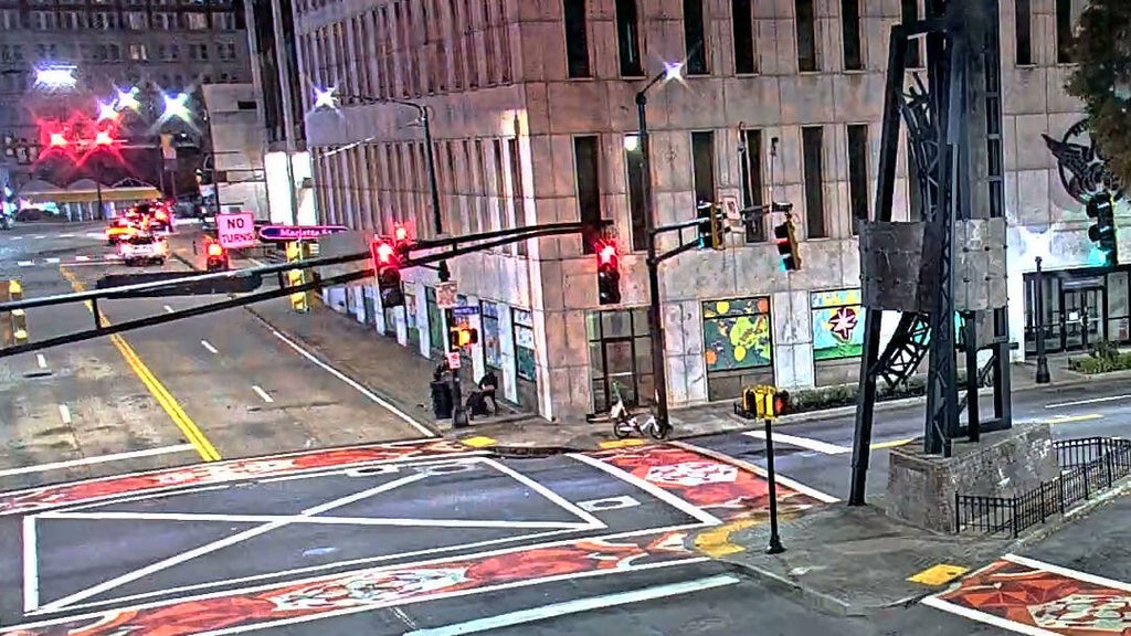 Police searching for suspects after man robbed and attacked in downtown Atlanta — Brunswick Business news